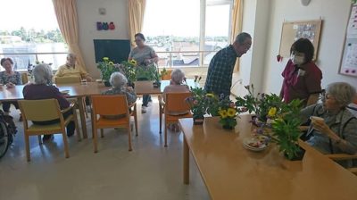 老人福祉施設 での花育   北海道登別にて