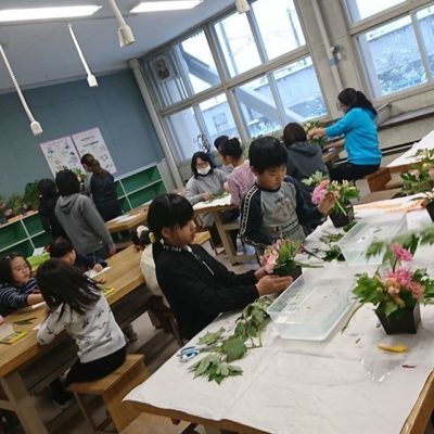 花育  11月は２日置きに子供さんたちと